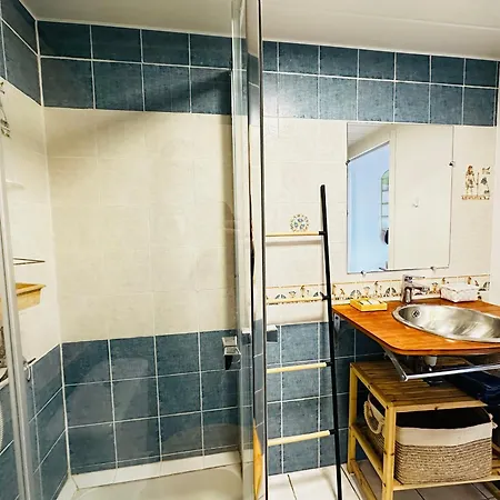 Maison Calme à Pour 4 Personnes Avec Jardin Fermé - Fr-1-709-92 * Fouras