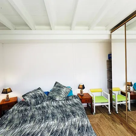 Maison Calme A Pour 4 Personnes Avec Jardin Ferme - Fr-1-709-92 *