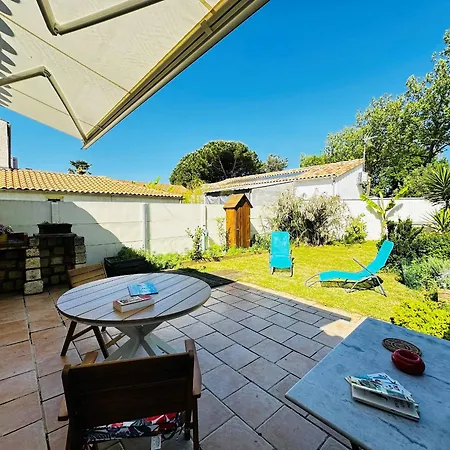Holiday home Maison A Pour 4 Personnes Avec Jardin Clos - Fr-1-709-92