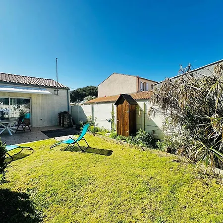Maison Calme à Pour 4 Personnes Avec Jardin Fermé - Fr-1-709-92 *